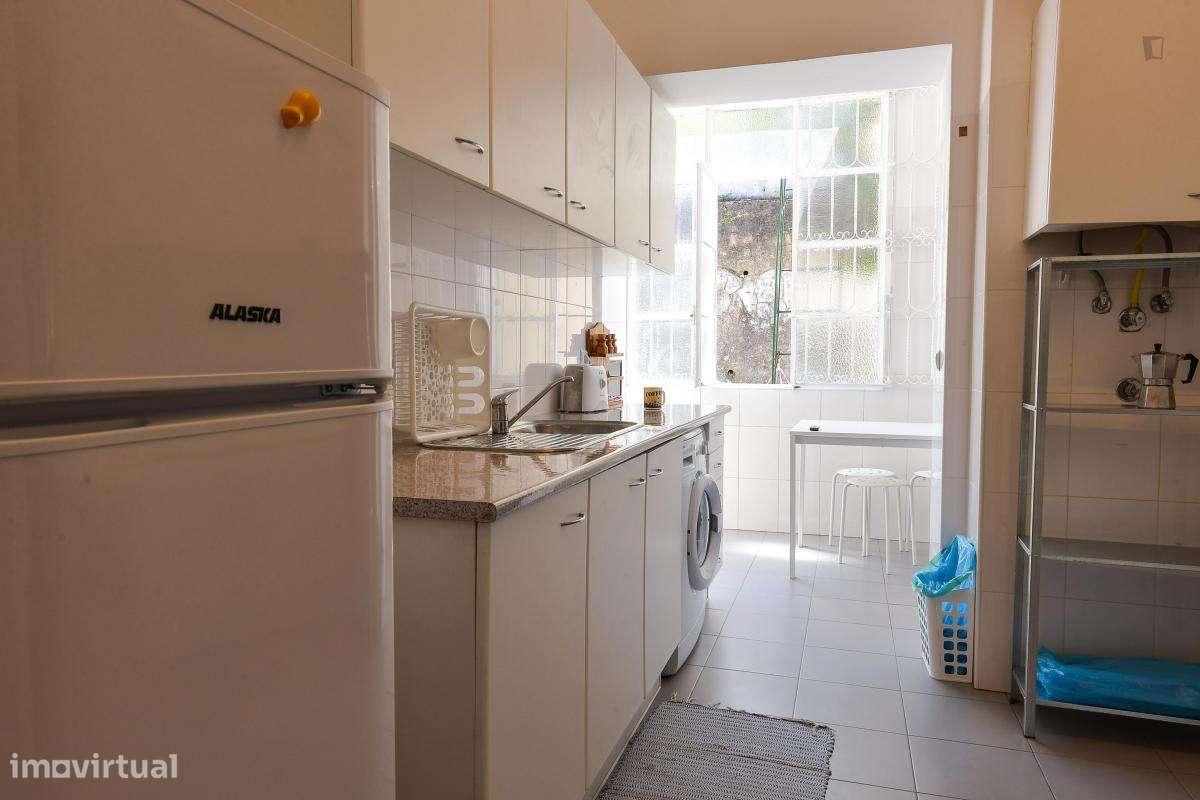 Quarto - localizado em Alameda Lisbon - Grande imagem: 2/14