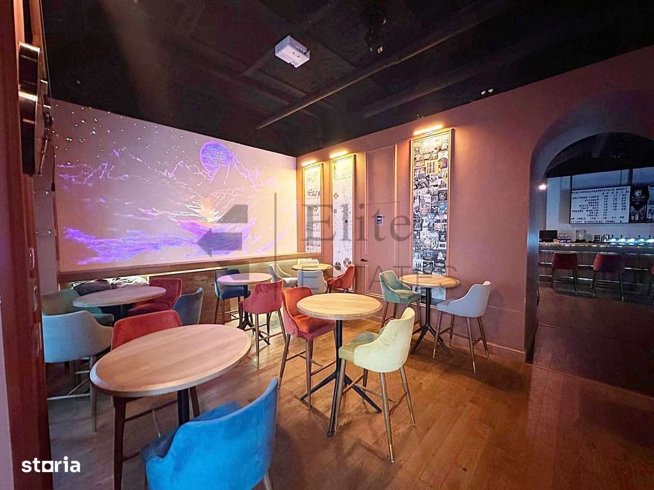 Spatiu Comercial de inchiriat in Pasajul Vulturul Negru - Imagine principală: 3/11