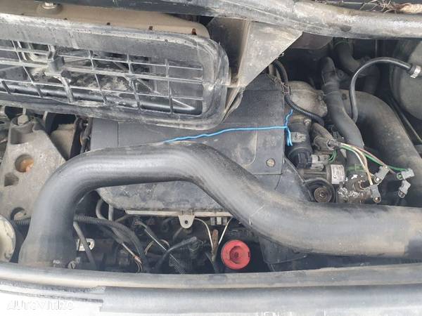 rampa injectoare praguri  racitor gaze debitmetru aer parasolare Opel Vivaro motor 1.9dti dezmembrez - 5