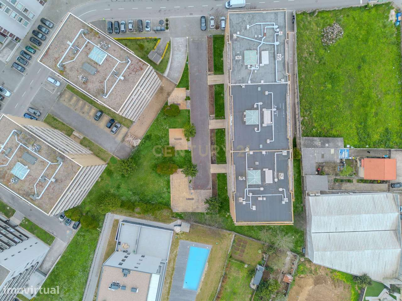 Luminoso T3+1 com Escritório e Varandas – Canidelo, Gaia-43