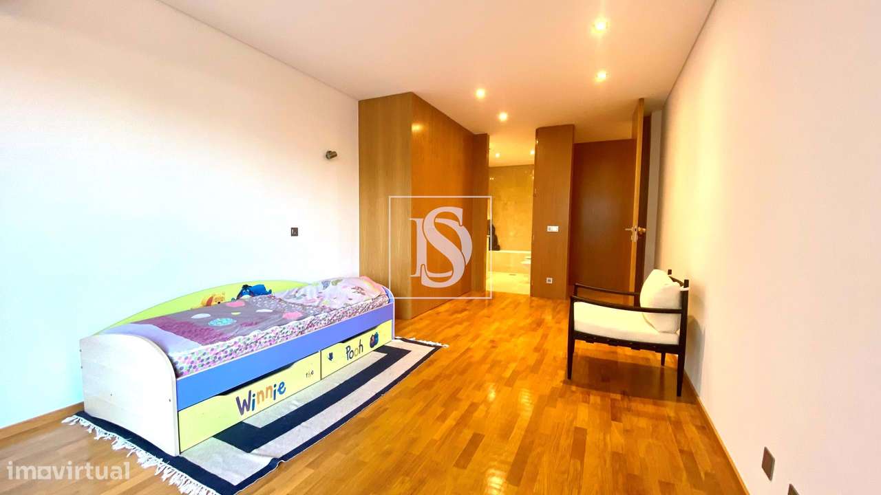 T3 com 170m² | Terraço Privativo de 200m² | Renovado | Santo Tirso-12