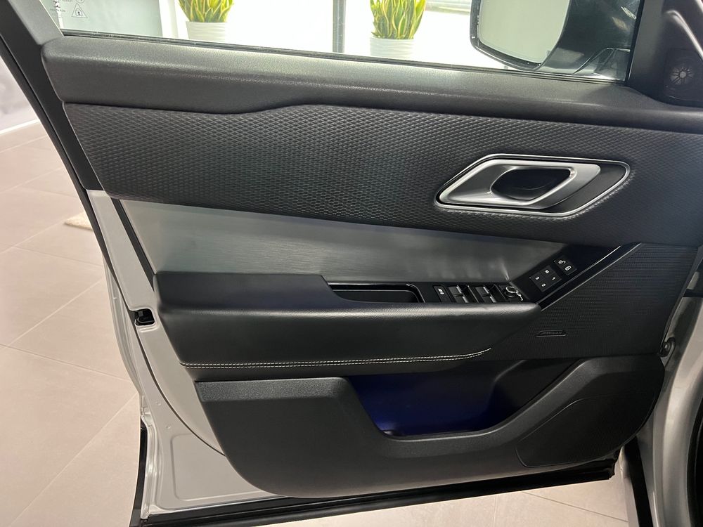 Land-Rover Range-Rover-Velar