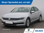 Volkswagen Passat - 2