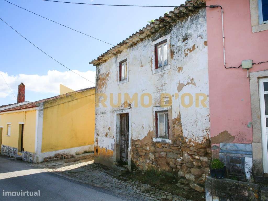 Moradia + Arrecadaçãoes e Logradouro em Vila Chã-16