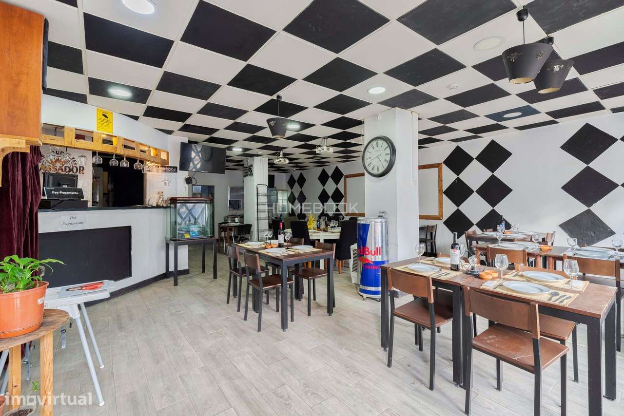 Loja na Avenida Bento de Jesus Caraça-3