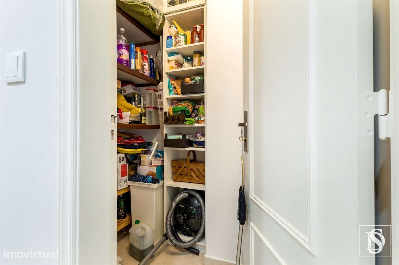 T3 Espaçoso em Corroios | Garagem | Ar Condicionado | Excelente Locali-9