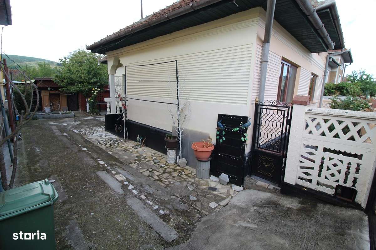 Vând casă P+Pod în Teliucu Inferior, la 7km de Hunedoara, teren 264mp - Imagine principală: 4/18