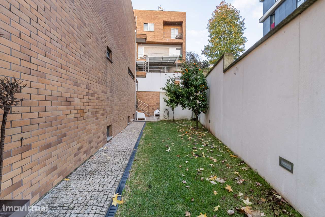 Moradia T3 + escritório à venda em Fraião - Braga-23