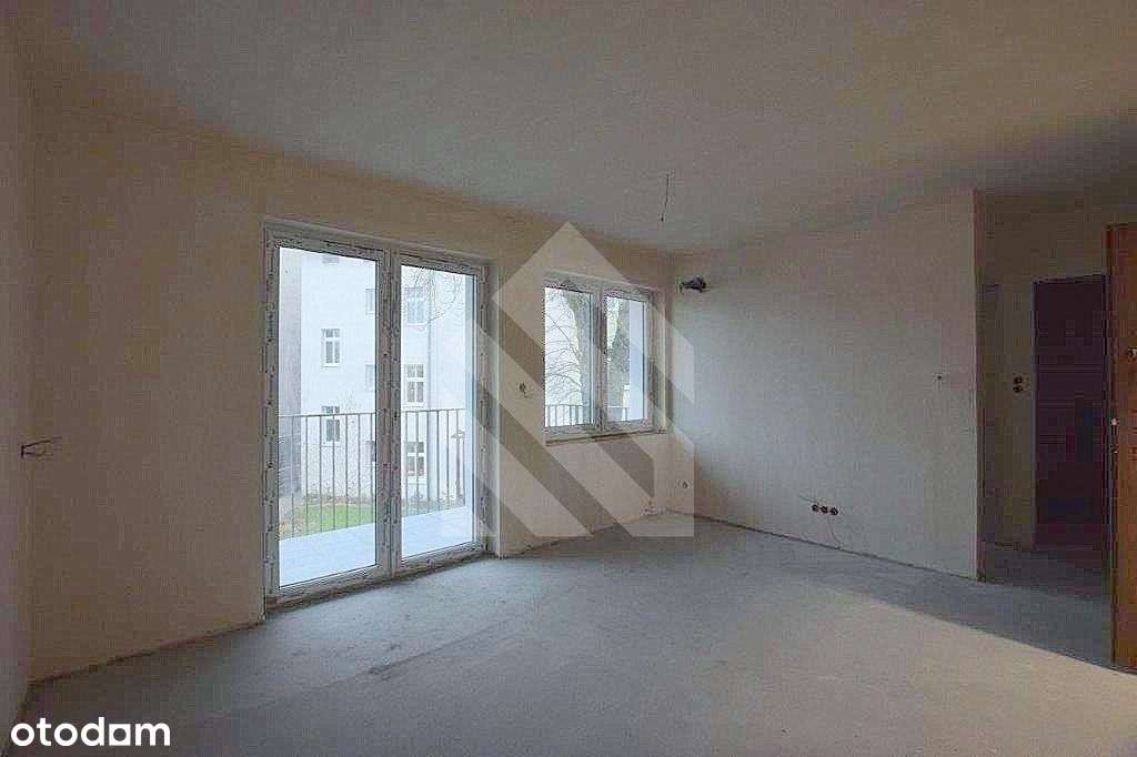 Kameralny budynek na Śródmieściu.-2