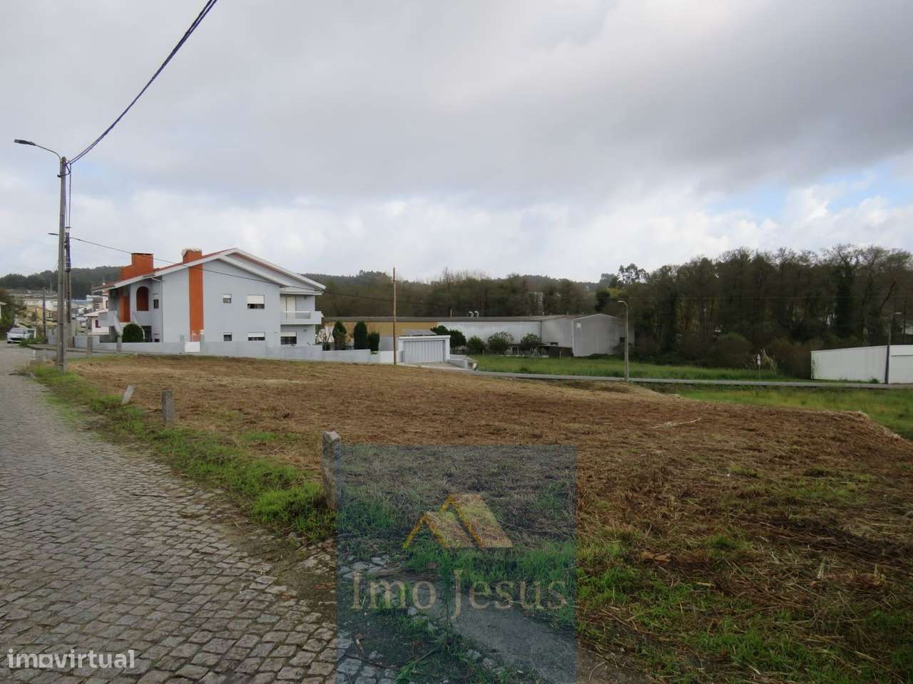 Terreno para construção com 2800 metros em Perosinho-3
