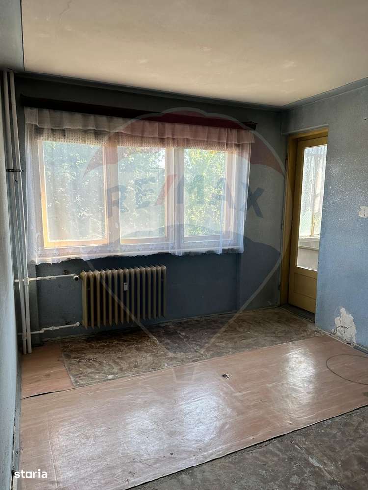 Vanzare Apartament  2 camere în zona Drumul Taberei-2