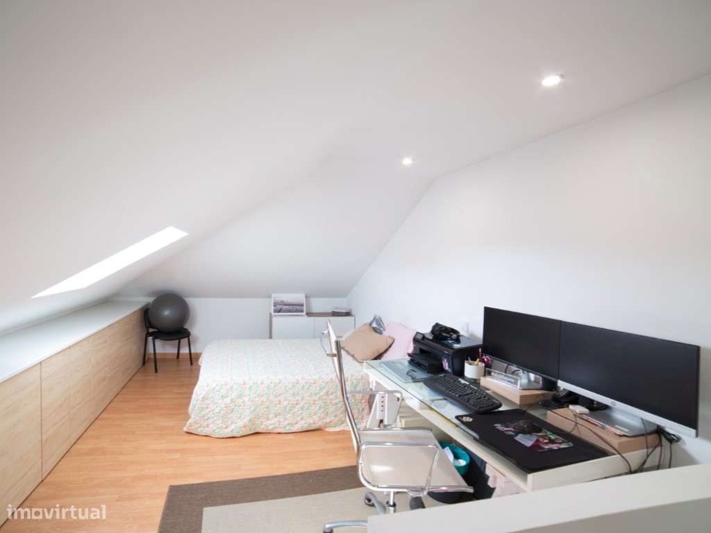 T2+1 Duplex - Urbanização da Atalaia-22