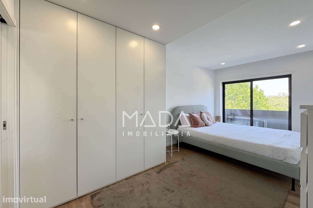 Apart. T3 renovado c/garagem (2 carros) na Av. 31 de Janeiro em Braga-9