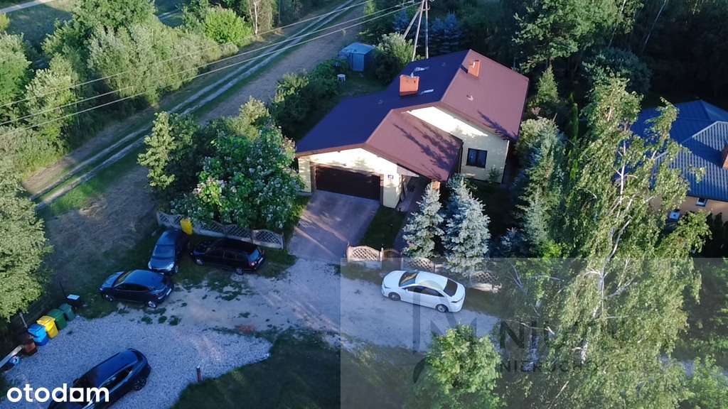 Wolnostojący dom z podwójnym garażem!-17