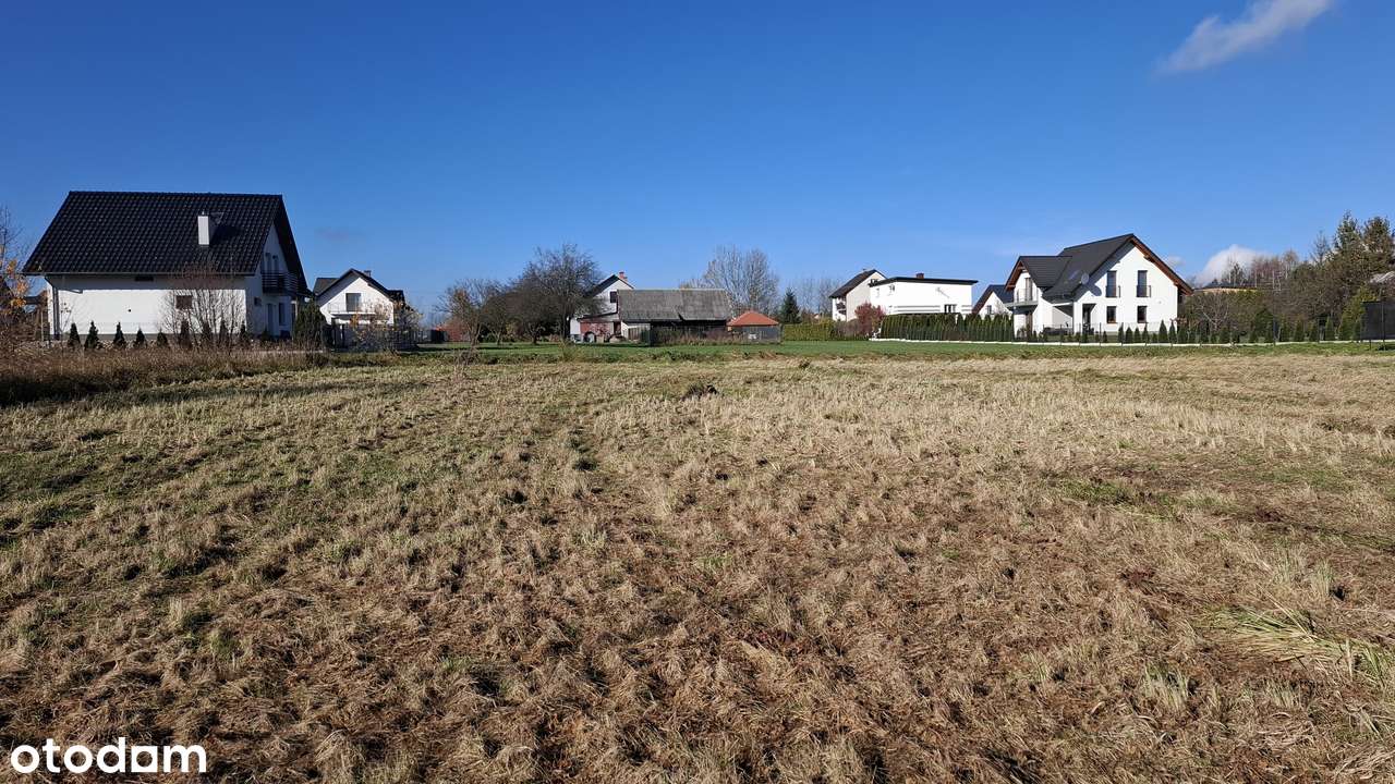 Budowlana działka w spokojnej wsi – 717 m²-14