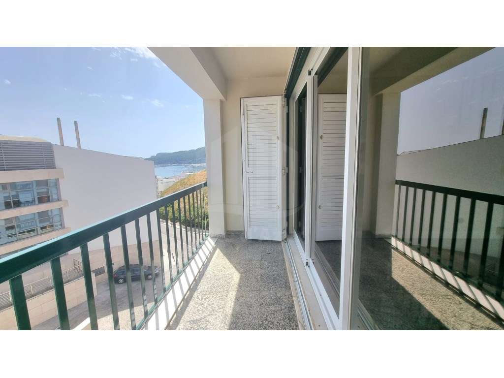 Apartamento T3 Duplex no Centro de Sesimbra - Segunda Linha de Mar - Grande imagem: 5/25