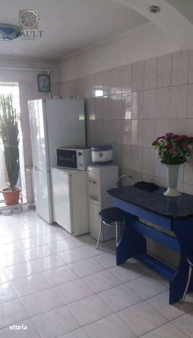 APARTAMENT 3 CAMERE-RAHOVA-2 BAI-DECOMANDAT-2 BOXE SUBSOL - Imagine principală: 2/6