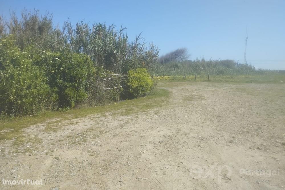 TERRENO PARA CONSTRUÇÃO EM ALTURA CANELAS