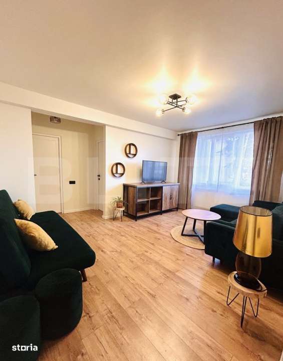 Apartament de inchiriat 3 camere zona centrala - Imagine principală: 3/8