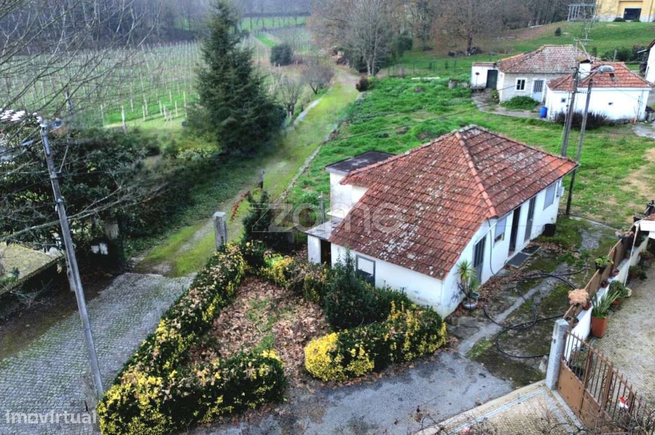 Moradia para restauro em Lodares, Lousada - Grande imagem: 4/20