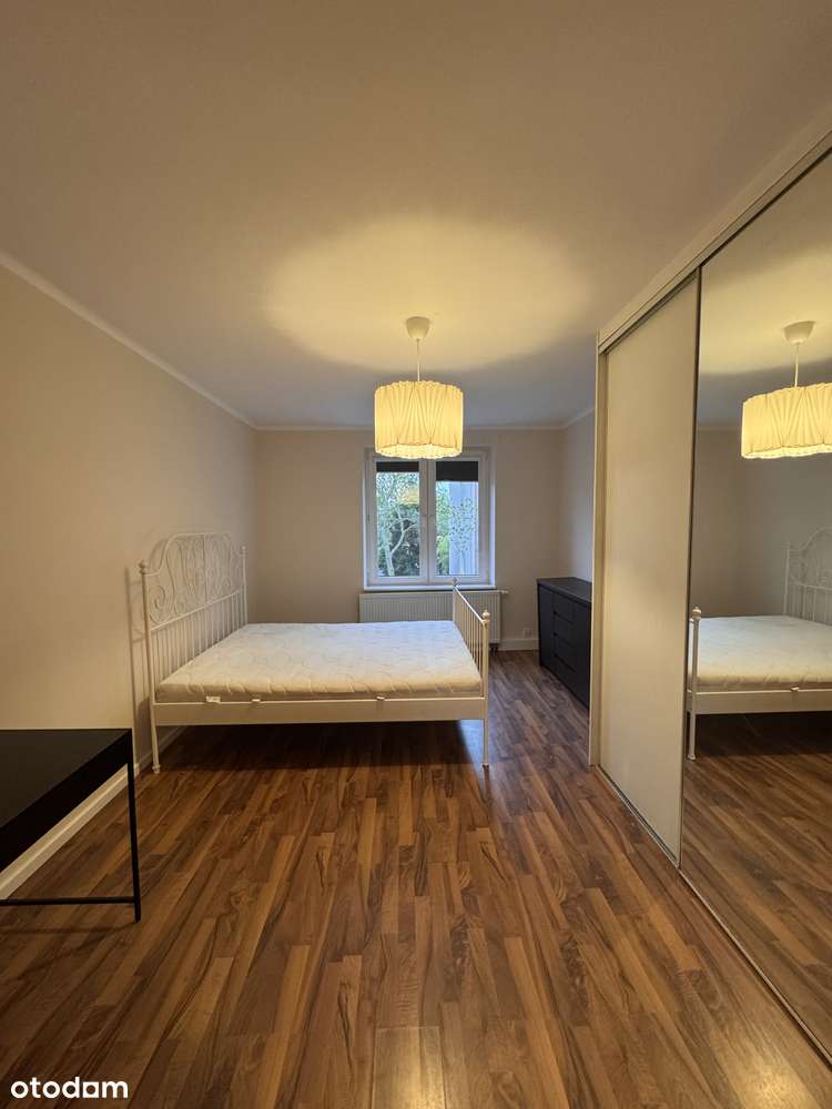 Wynajmę przestronne mieszkanie w dobrze skomunikowanej dzielnicy. - Pełny obrazek: 2/7