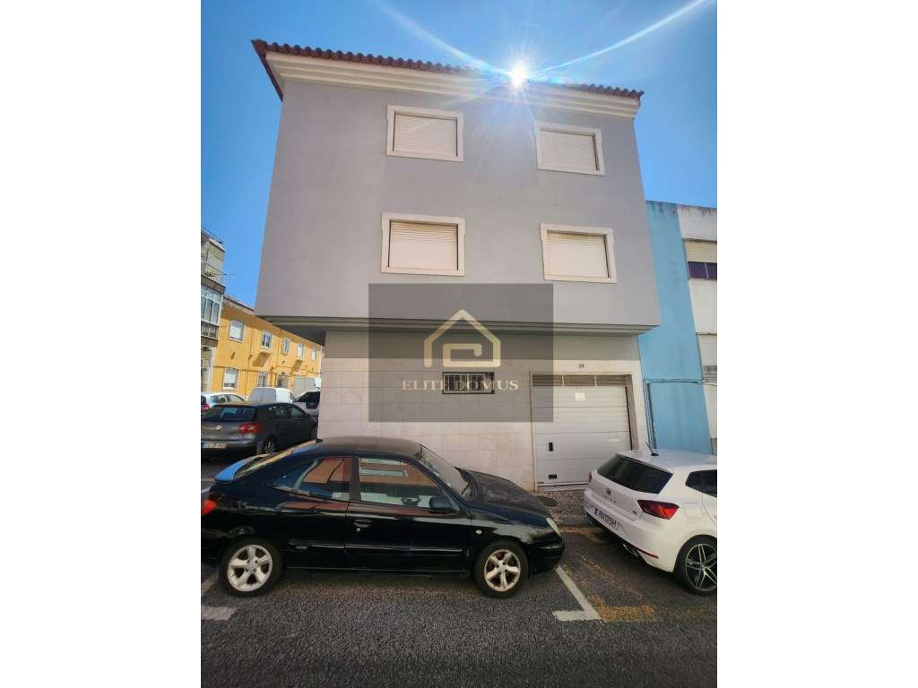 PRÉDIO RESIDENCIAL COM COMÉRCIO - Grande imagem: 2/4