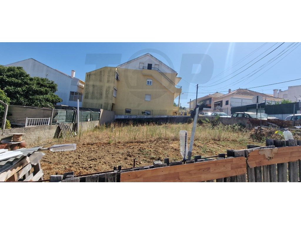 Lote de terreno com projeto aprovado - Bobadela - 150.000€