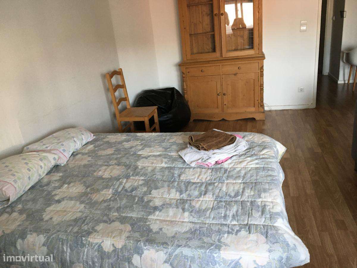 Quarto - localizado em Campanhã Porto - Grande imagem: 4/10
