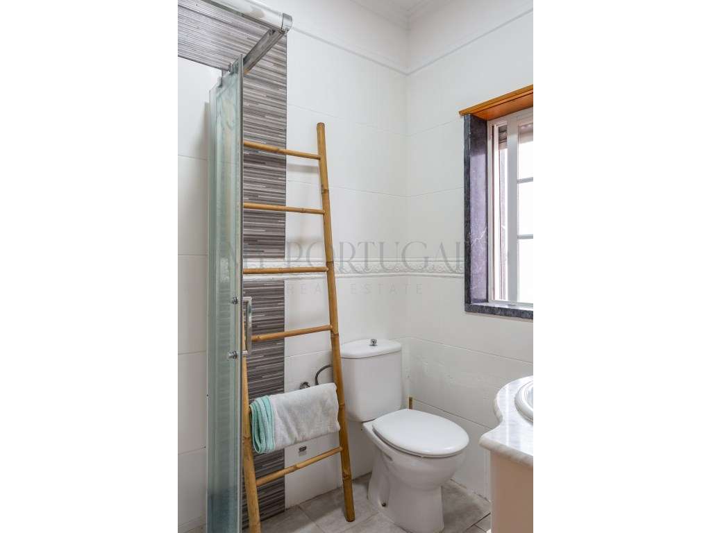 Moradia T4+1 em Ribamar: Onde o Mar e o Conforto se Encontram-47