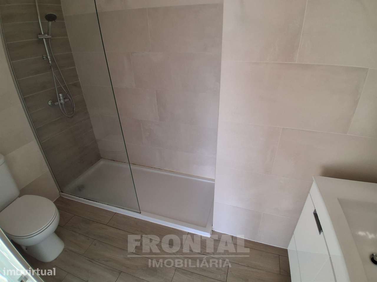 Andar Moradia T3 Renovado com Garagem | São Cosme, Gondomar-12