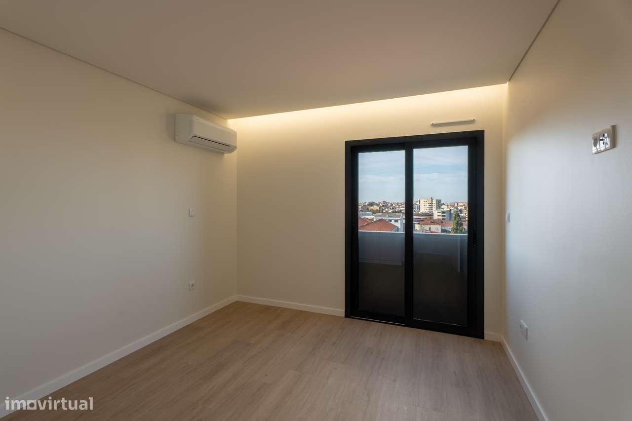 Apartamento T3 com 140 m2 mais 16m2 de varanda e garagem-18