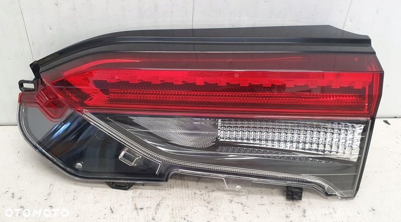 TOYOTA RAV4 V 19- LAMPA TYŁ PRAWA EUROPA ORYGINAŁ - 1