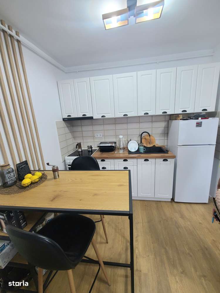 Vand 1 cam Tudor bloc nou - Imagine principală: 3/8