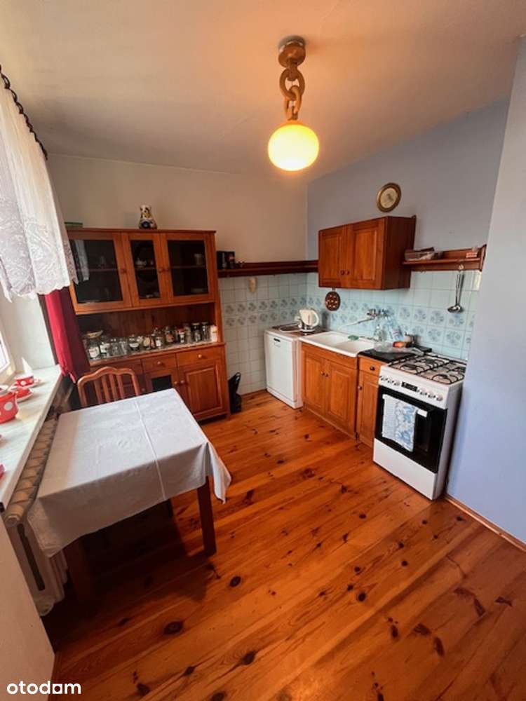 Duży dom (3 mieszkania ) na kameralnym osiedlu-6