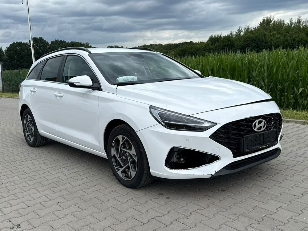 Hyundai i30 III (2017-) 1.5 T-GDI 48V Smart Plus 2024