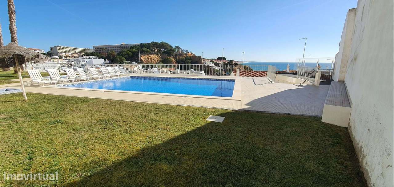 Apartamento na praia com varanda garagem e piscina-5