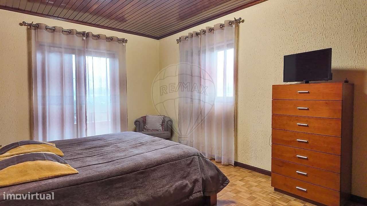 Moradia T4 para venda-26