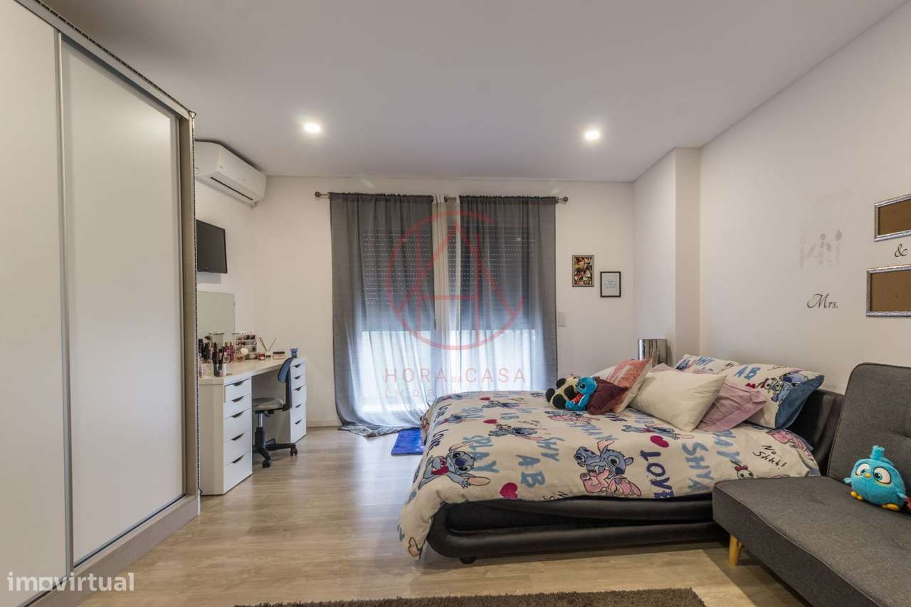 Moradia em Fernão Ferro – Privacidade, Conforto e Acesso rápido a-15