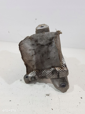 ŁAPA PODUSZKA SILNIKA AUDI A5 VW 2.0TFSI 8K0199388 - 5