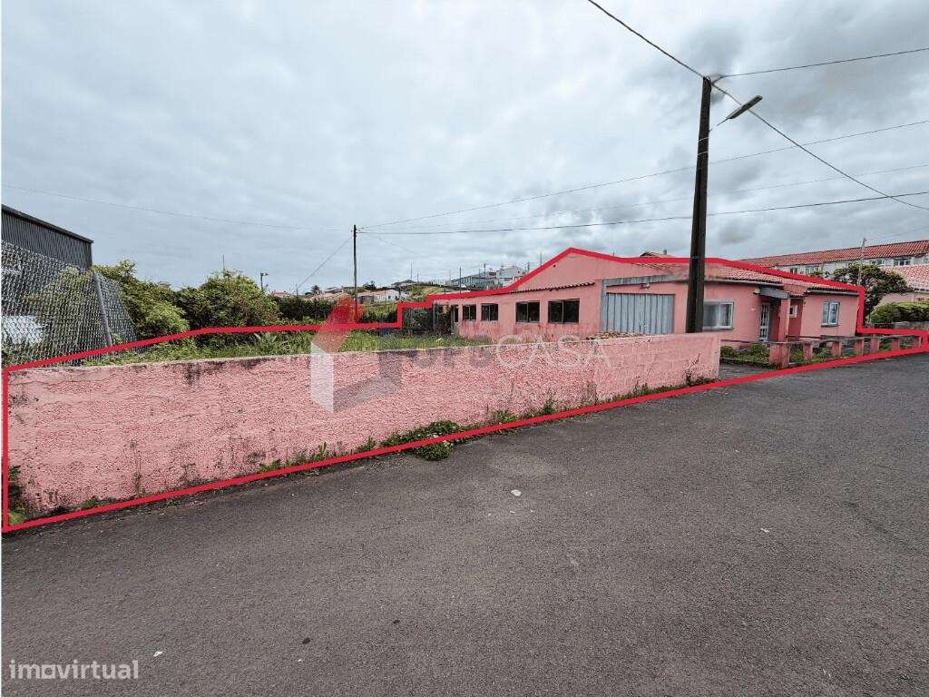 Moradia T3 com garagem e quintal-8
