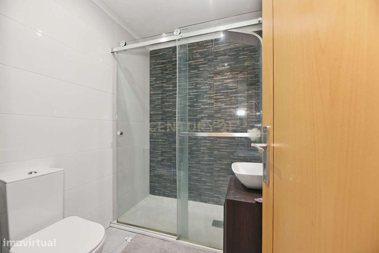 Apartamento T4 em Moita, Setúbal - Oportunidade Única!-24