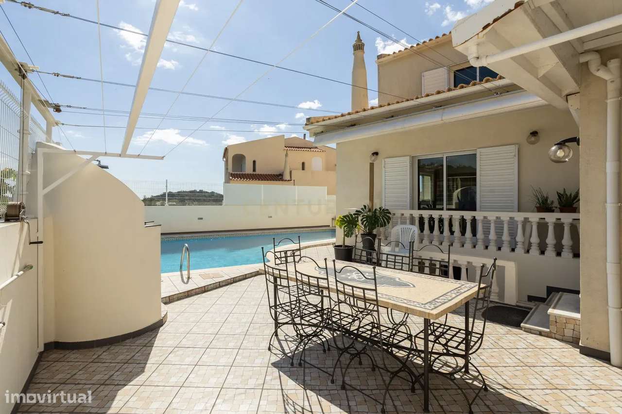 Moradia T3 com piscina e amplo espaço exterior-34