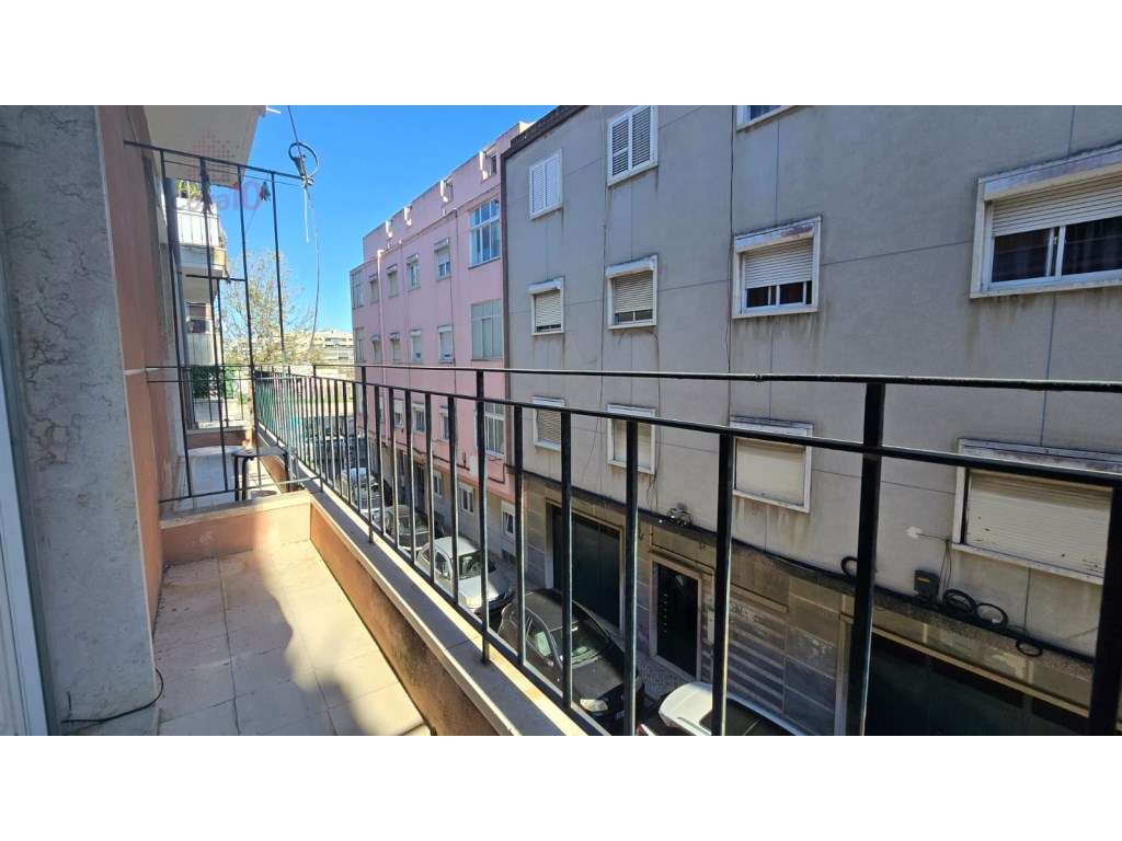 Apartamento T2, com varanda, para arrendar em Moscavide - Grande imagem: 3/20