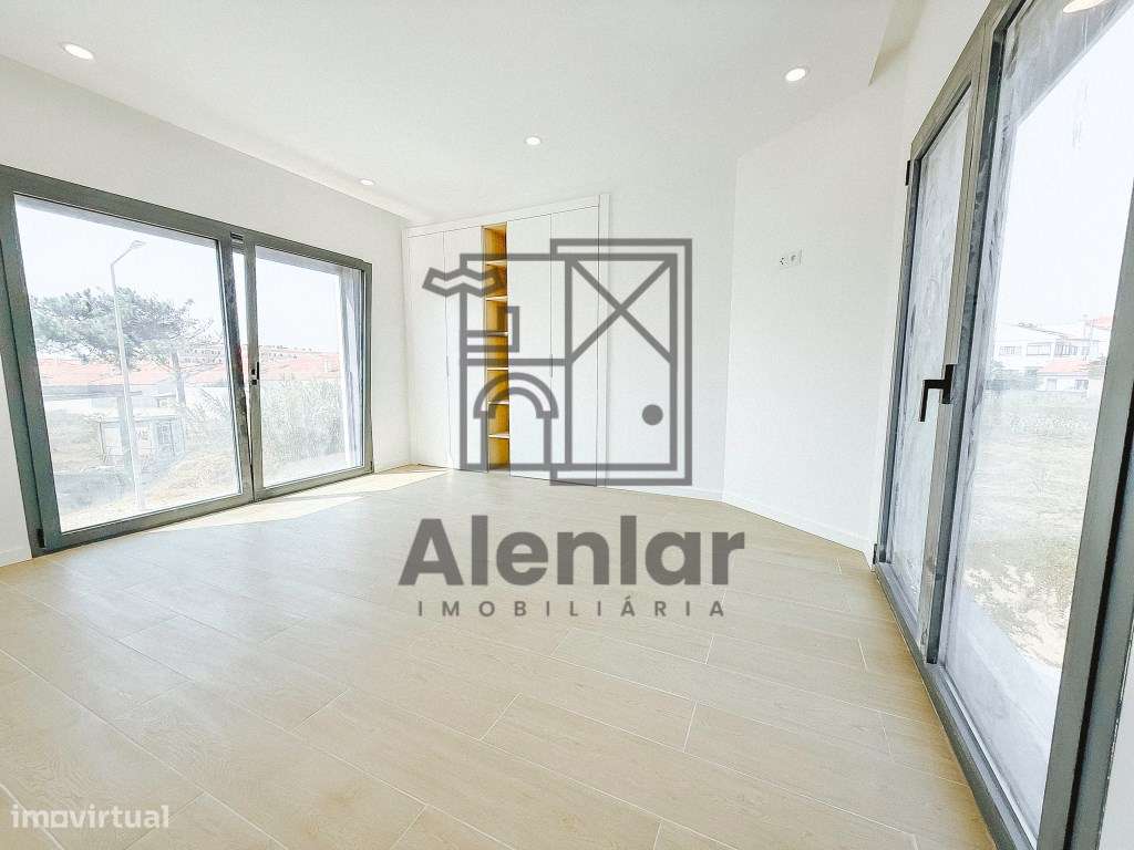 NOVA Moradia V4 a 800 metros da praia NOVA-52