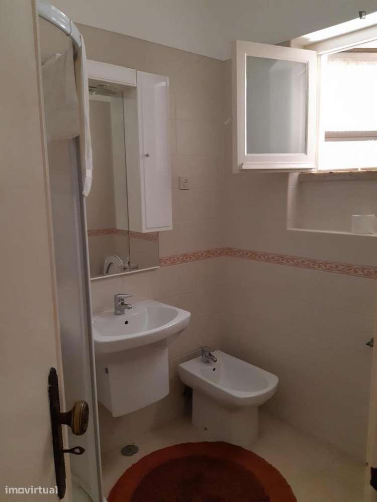 Quarto - localizado em Amadora Lisbon - Grande imagem: 5/6