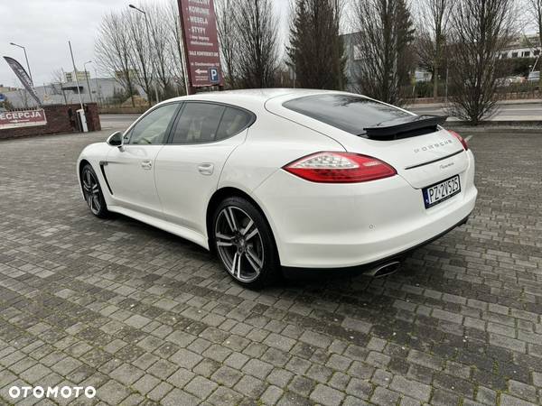 Porsche Panamera - 12