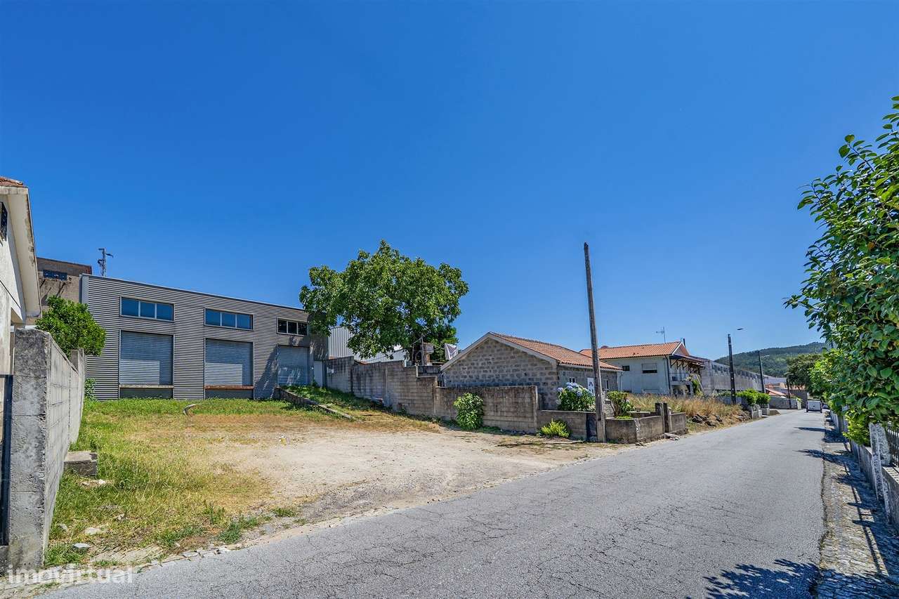 Conjunto de Pavilhões Industriais para Reabilitação | Parada de Tibães-36