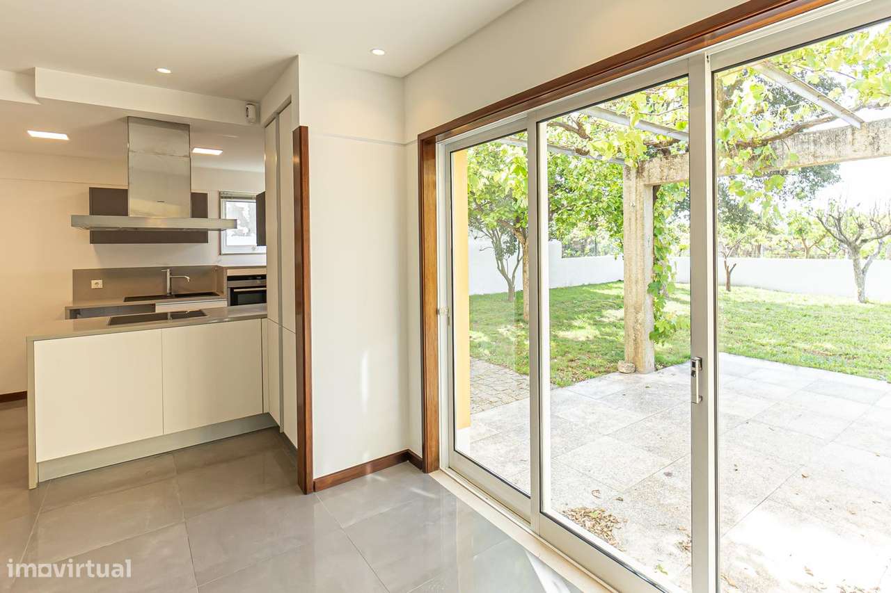 Moradia T3 de 4 Frentes, no centro Avanca( Estarreja),  lote de 360 m2-17