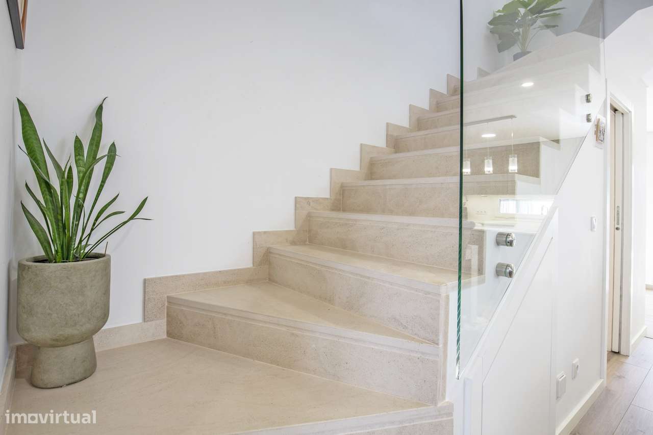 Moradia T3+1 garagem box jardim Quinta do Conde Sesimbra-12