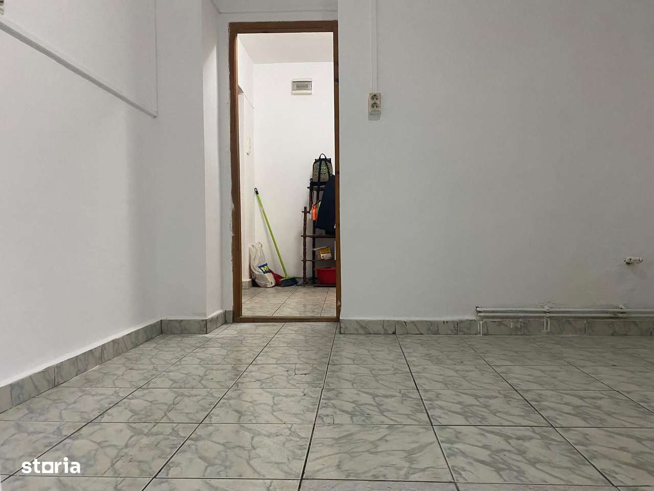 Vanzare apartament cu 3 camere,etajul 1,decomandat - M3, Târgoviște-6